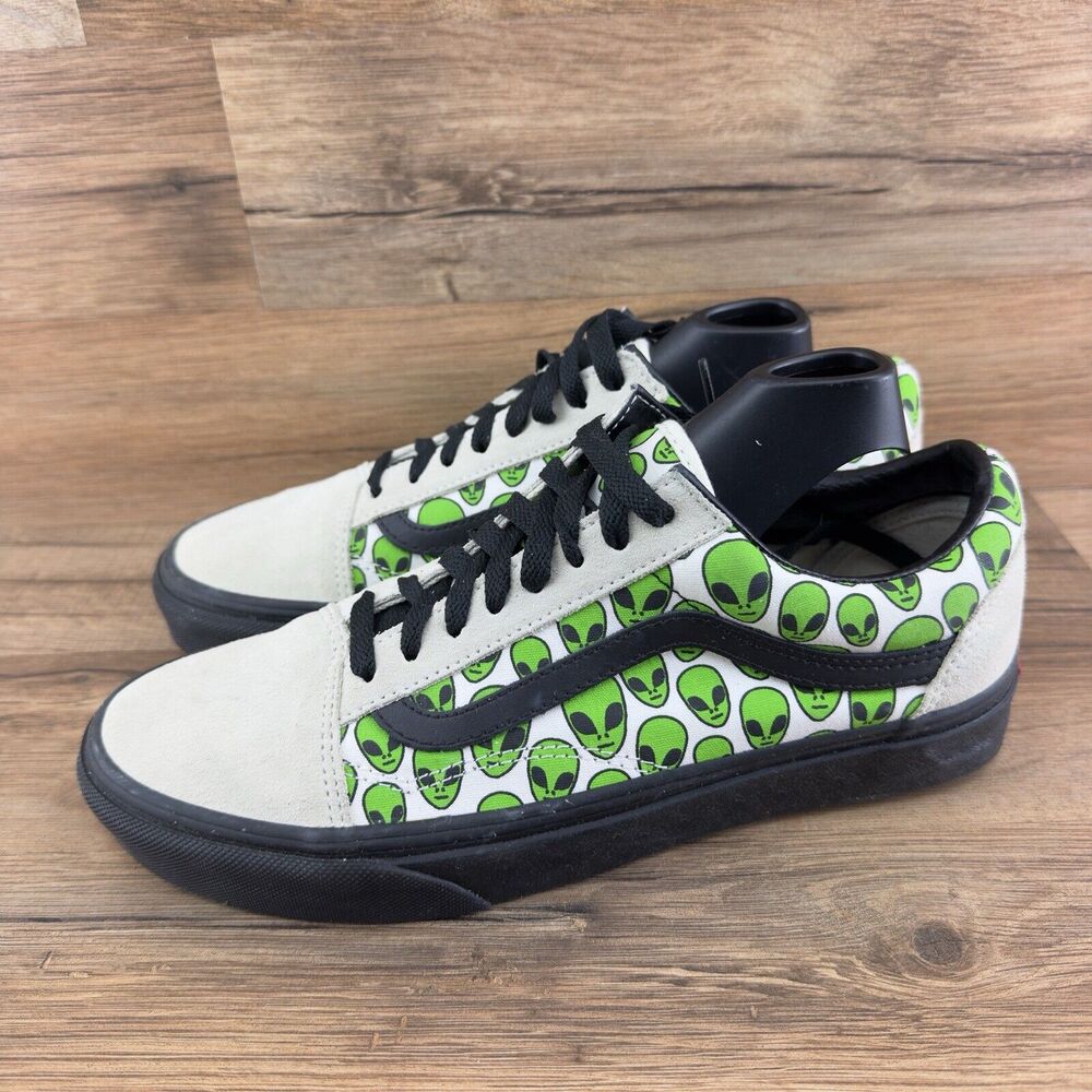 Vans Size 9.5 W|M 8 Unisex Custom Alien Skate Bla… - image 1